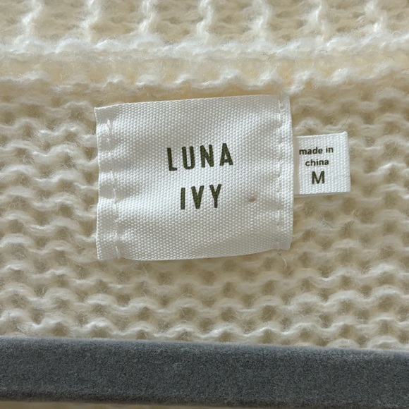 NWT - Luna Ivy - Knitted Butterfly Cardigan - Picture 3 of 7